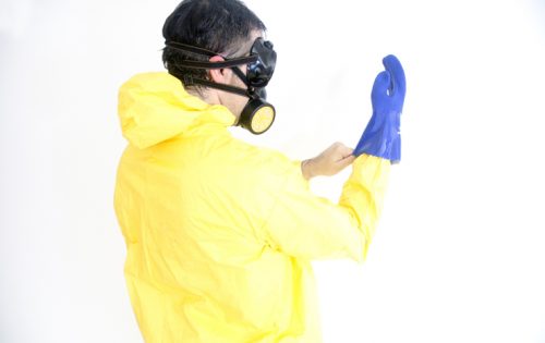 絶対に刺されない?蜂駆除のオススメ防護服3選+裏技